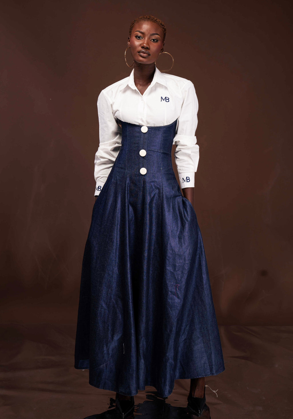 Ensemble ZURI — Jupe corset et chemise blanche